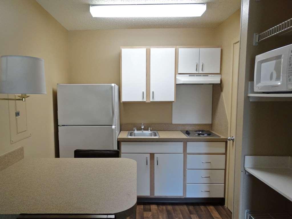 Extended America Select - Atlanta - Cumberland Mall Hotel 2*
