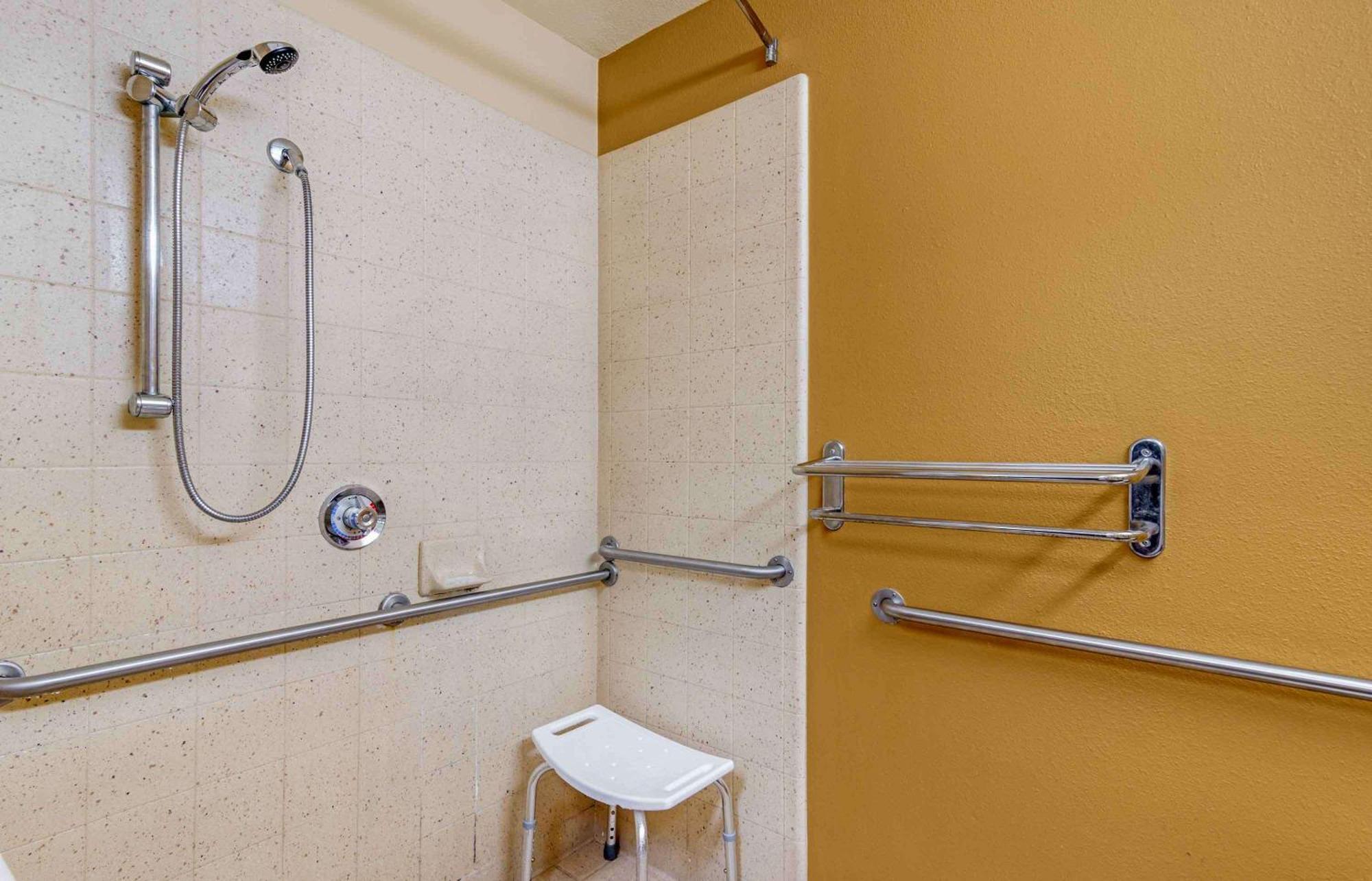 Extended America Select - Atlanta - Cumberland Mall Hotel 2*